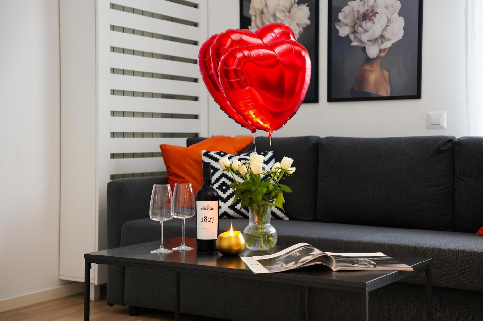 Maria - Modern Apartment With Parking And Workspace Bukares Bagian luar foto