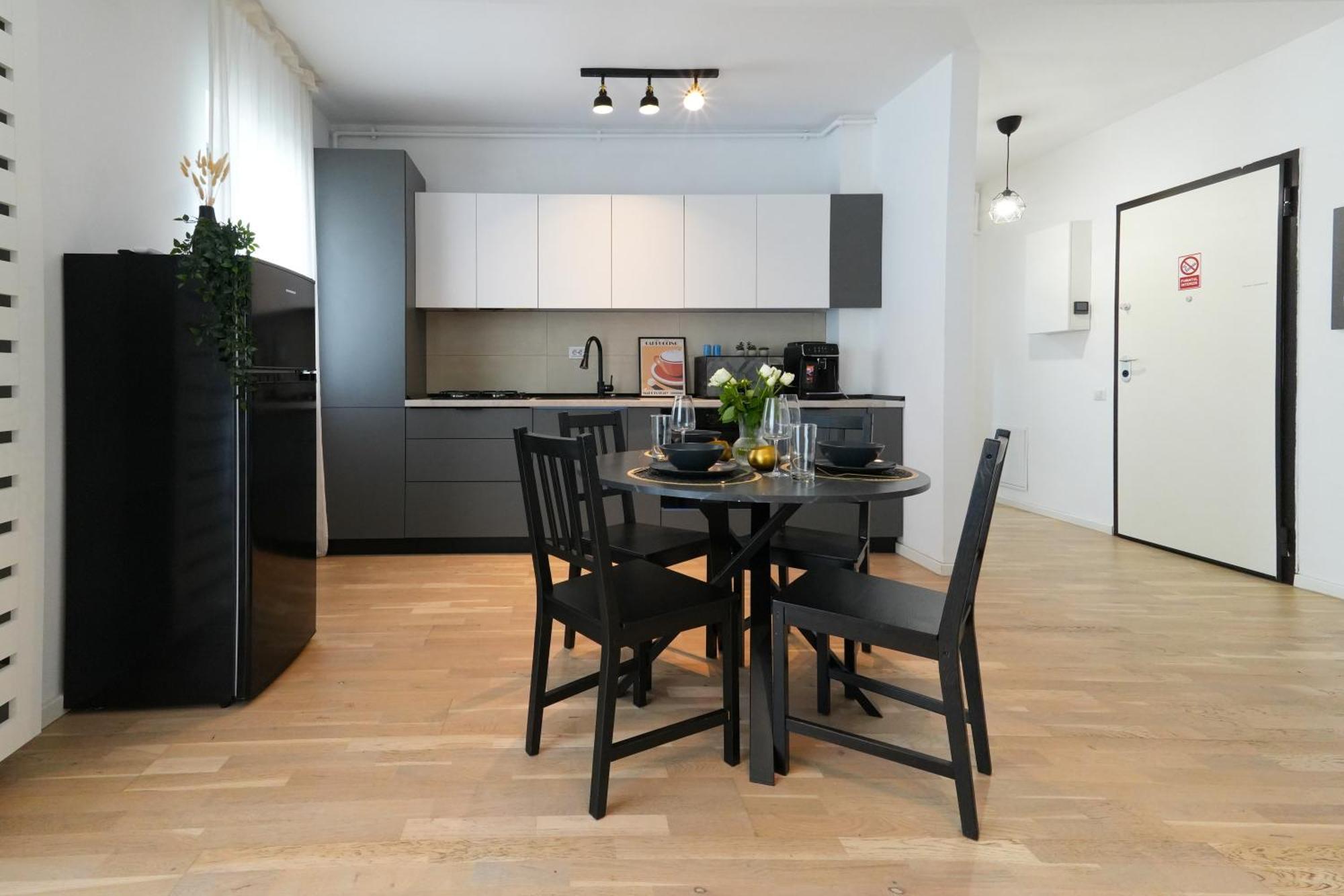 Maria - Modern Apartment With Parking And Workspace Bukares Bagian luar foto