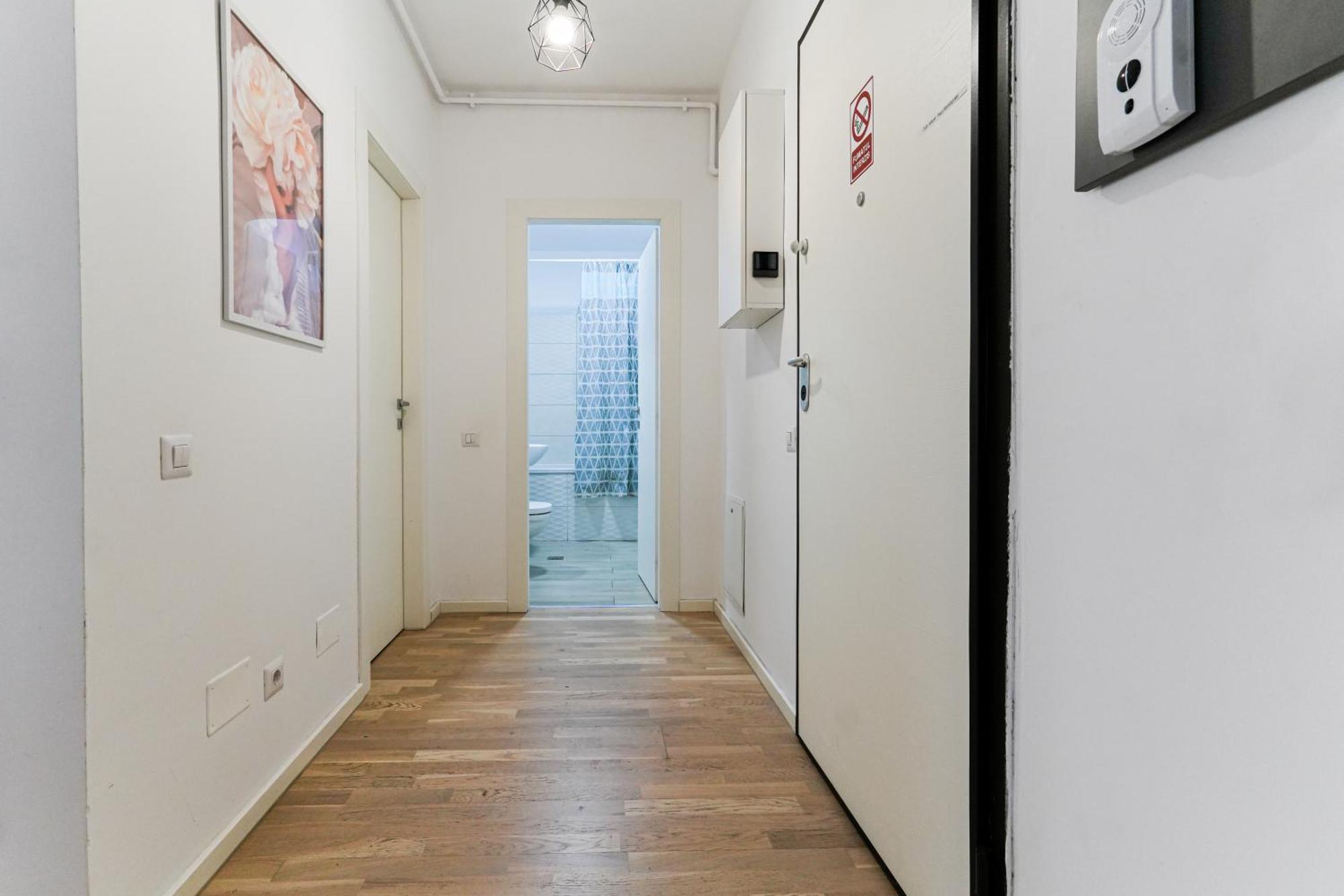Maria - Modern Apartment With Parking And Workspace Bukares Bagian luar foto