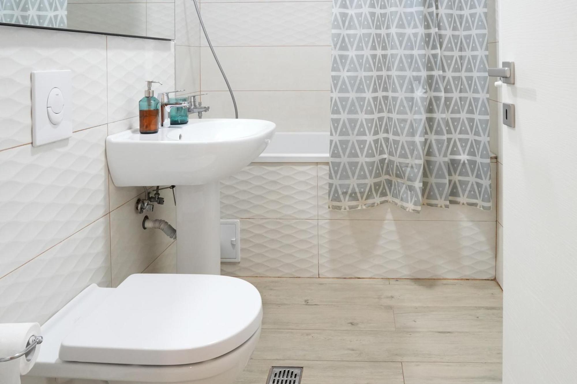 Maria - Modern Apartment With Parking And Workspace Bukares Bagian luar foto