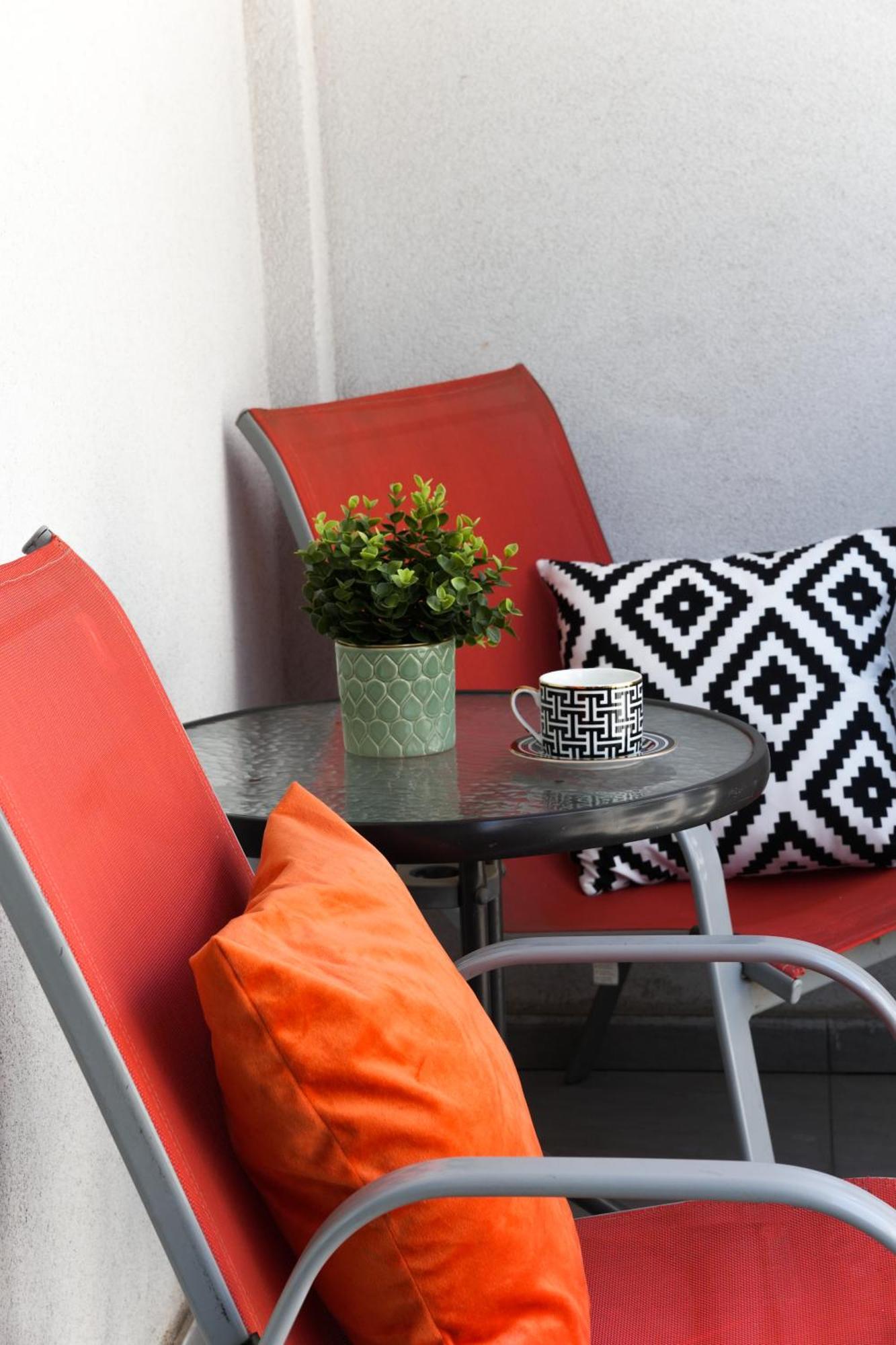 Maria - Modern Apartment With Parking And Workspace Bukares Bagian luar foto