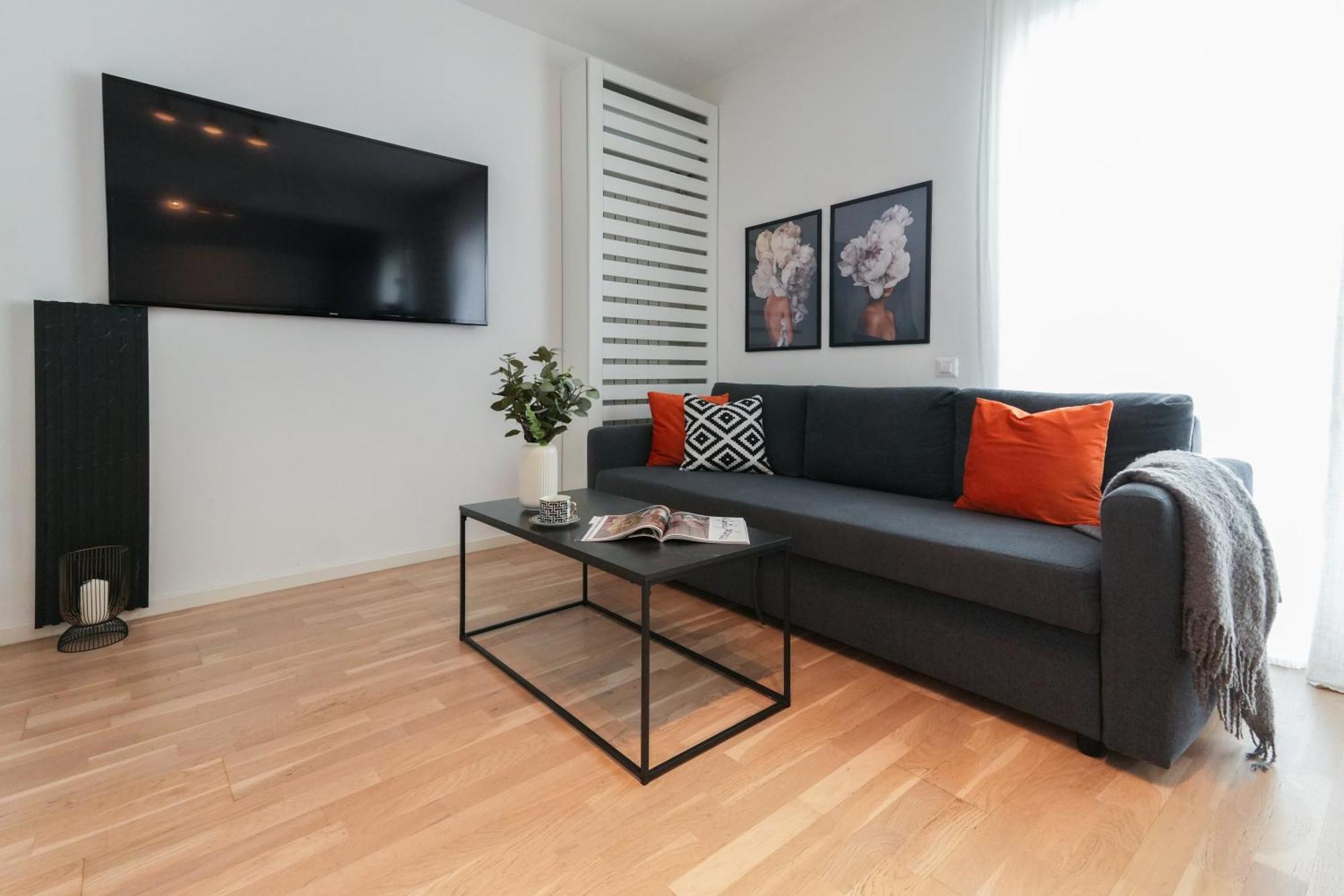 Maria - Modern Apartment With Parking And Workspace Bukares Bagian luar foto