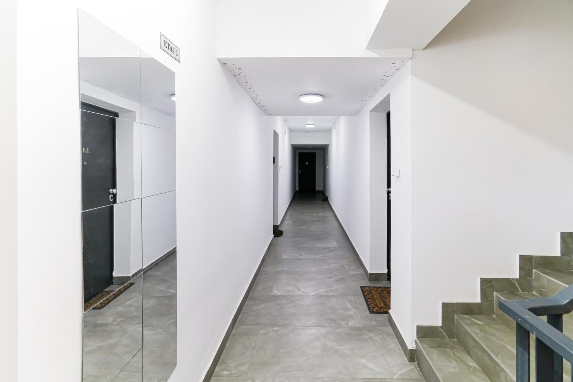 Maria - Modern Apartment With Parking And Workspace Bukares Bagian luar foto