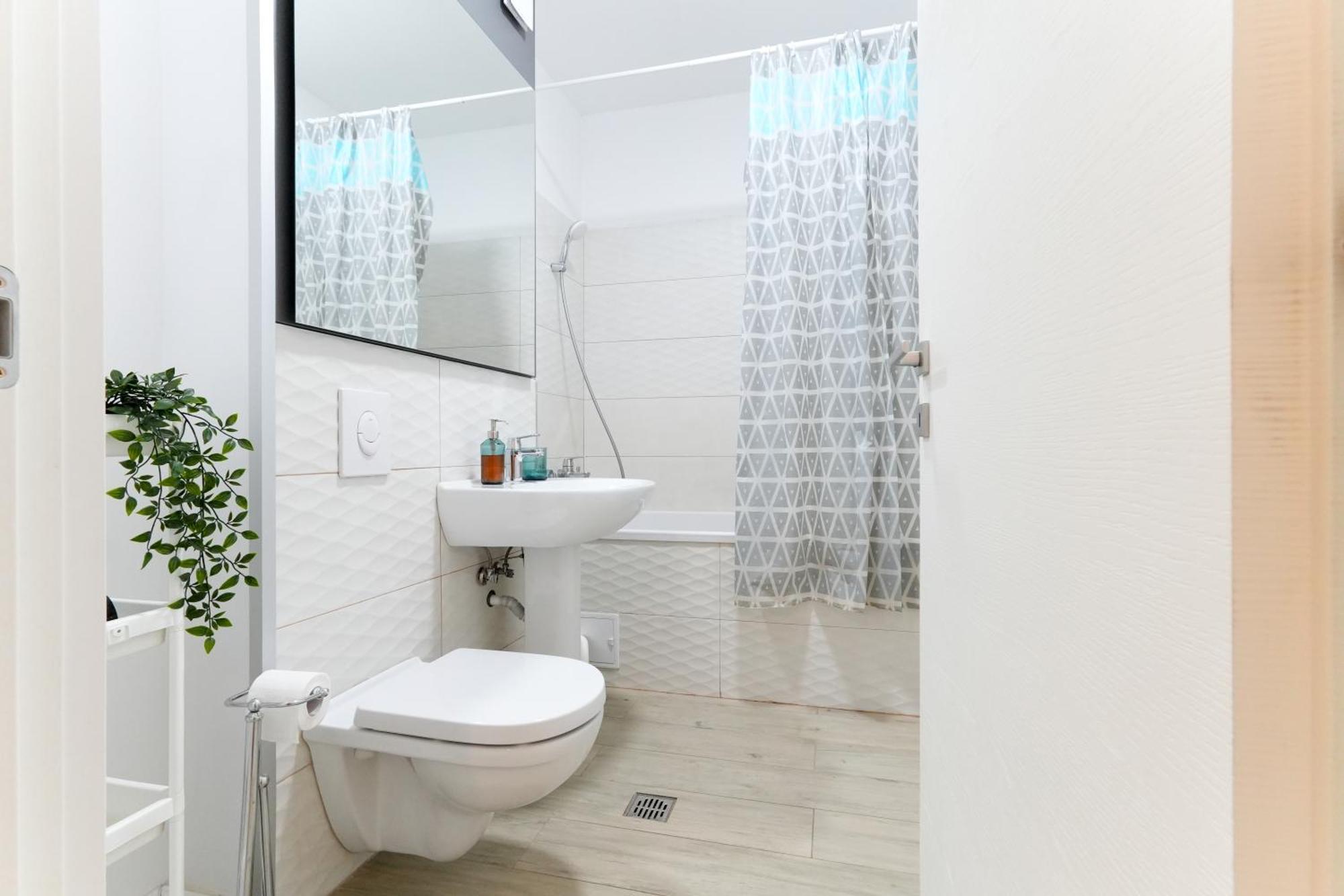 Maria - Modern Apartment With Parking And Workspace Bukares Bagian luar foto